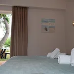 Marzi Beach And Bungalows Κοκκώνι