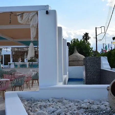 호텔 Marzi Beach And Bungalows Kokkónion