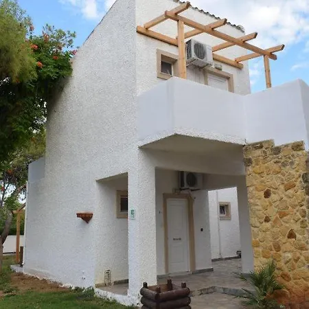 Marzi Beach And Bungalows 호텔