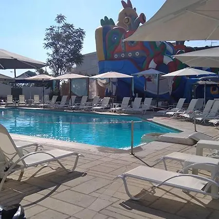 Marzi Beach And Bungalows