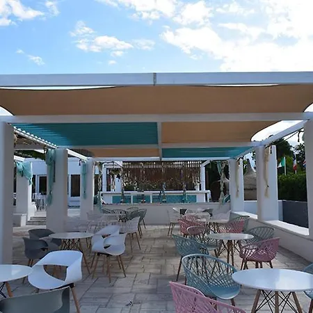 Marzi Beach And Bungalows 3* Kokóni