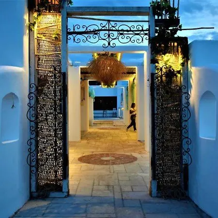 Marzi Beach And Bungalows Kokóni