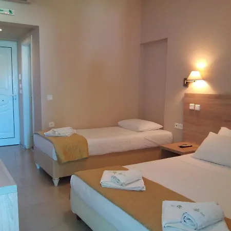Szálloda Marzi Beach And Bungalows 3*