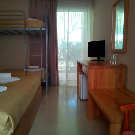 호텔 Marzi Beach And Bungalows Kokkónion