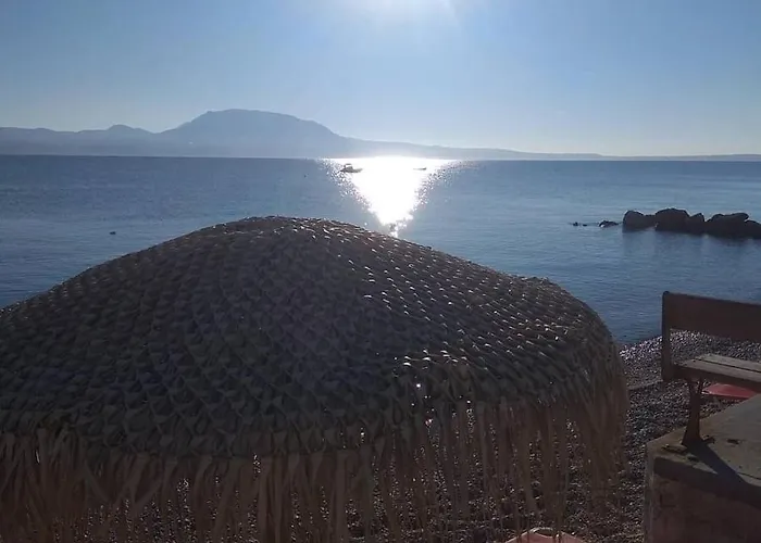 호텔 Marzi Beach And Bungalows Kokkónion