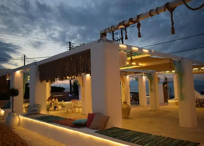 Marzi Beach And Bungalows Kokkónion