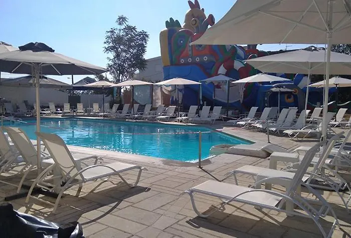 Marzi Beach And Bungalows