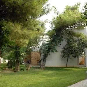 Marzi Beach And Bungalows 호텔 Kokkónion
