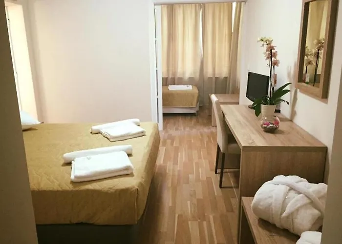 Marzi Beach And Bungalows 호텔 3*