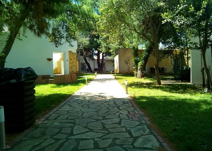호텔 Marzi Beach And Bungalows Kokkónion