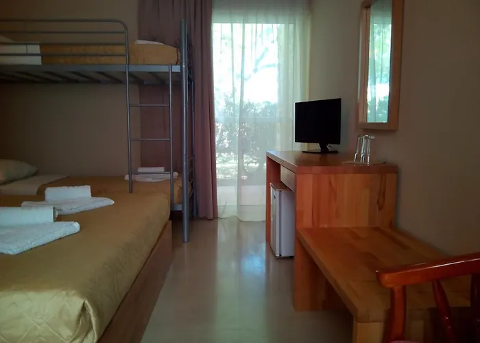 호텔 Marzi Beach And Bungalows Kokkónion